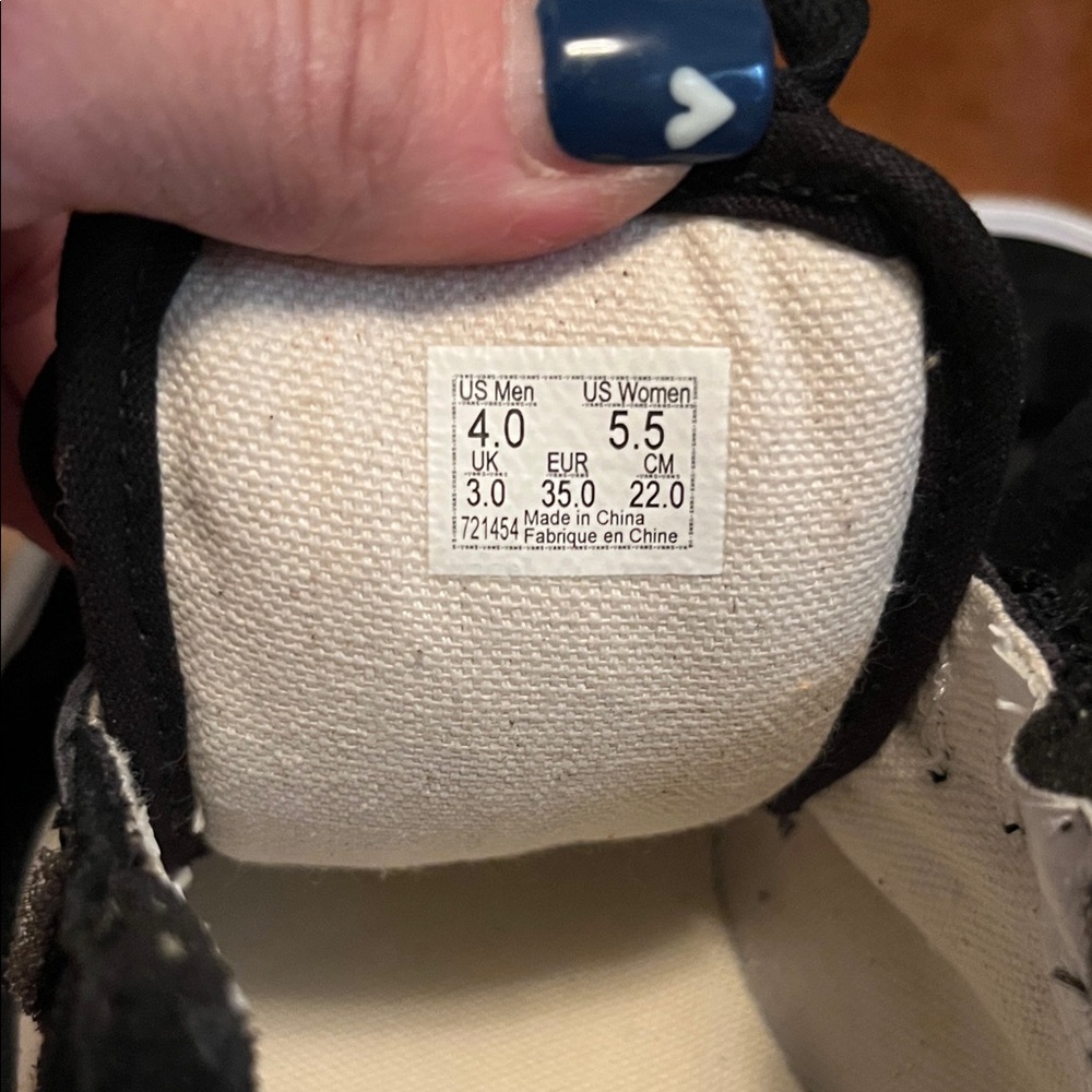 NEW Vans Black and White Low-Top Sneakers Old Skool Cap size 5.5W or 4.0mens - Picture 5 of 9